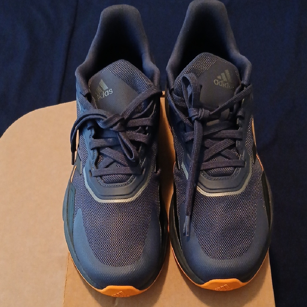Adidas Blue and Orange Athletic Shoes with Modern Silhouette - Picture 4 of 5